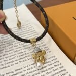 Louis Vuitton Vivienne Bracelet Monogram Gold Brown M8218Z - Image 4