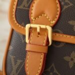 Louis Vuitton Satchel Wearable Wallet Monogram Brown 19Cm M26805 - Image 6