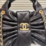Chanel Maxi Bow Bag Shiny And Gold Tone Metal Black 51Cm - Image 8