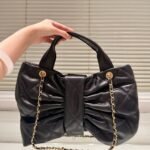 Chanel Maxi Bow Bag Shiny And Gold Tone Metal Black 51Cm - Image 6