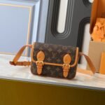 Louis Vuitton Satchel Wearable Wallet Monogram Brown 19Cm M26805 - Image 2