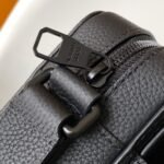 Louis Vuitton Boarding Messenger Black 24Cm M15265 - Image 5