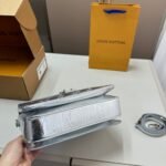 Louis Vuitton Pochette Métis Silver 25Cm - Image 7