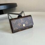 Louis Vuitton 6 Key Holder Brown 10Cm M62630 - Image 2