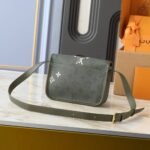 Louis Vuitton Satchel Wearable Wallet Khaki 19Cm M26969 - Image 4