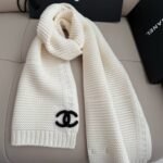 Chanel Cashmere Knit Scarve White - Image 2