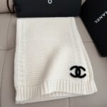 Chanel Cashmere Knit Scarve White - Image 4