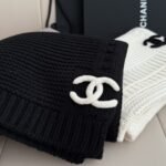 Chanel Cashmere Knit Scarve Black - Image 4