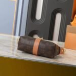 Louis Vuitton Pochette Mia Monogram Brown 22Cm M26191 - Image 5