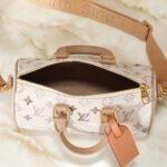 Louis Vuitton Keepall Bandoulière 25 Monogram Beige 25Cm - Image 4