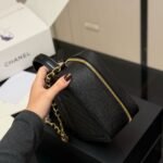 Chanel CC Filigree Medium Vanity Case Black 21Cm - Image 5