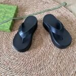 Gucci Tarifa Rubber Platform Flip Flops Black - Image 9