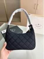 Prada Contenitore Maniglia Tessutu Nylon Quilted Shoulder Bag Black 21Cm - Image 2