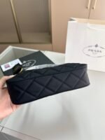 Prada Contenitore Maniglia Tessutu Nylon Quilted Shoulder Bag Black 21Cm - Image 3
