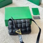 Bottega Veneta Padded Intreccio Leather Bag Parakeet 22Cm 591970Vcqr13724 - Image 3