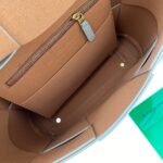 Bottega Veneta Arco Handbag Intrecciato Leather In Mud 20Cm - Image 5