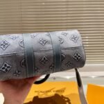 Louis Vuitton Keepall Bandoulière 25 Monogram Canvas Washed Denim 24Cm M22762 - Image 4