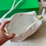 Bottega Veneta Small Cassette Camera Bag Mxn 52 400 White 18Cm 709417Vcqc29009 - Image 7