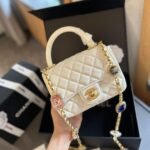Gucci Mini Flap Bag With Top Handle Bijoux Chain White 18Cm - Image 2
