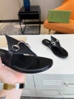 Gucci Women’S Thong Sandal With Horsebit Black - Image 3