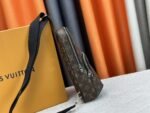 Louis Vuitton Avenue Slingbag Monogram Brown 31Cm M45897 - Image 4