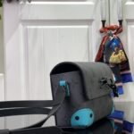 [Super Vip 1:1] Louis Vuitton Steamer Wearable Wallet Monogram Eclipse Reverse Turquoise 18Cm M11496 - Image 3