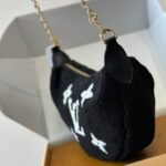 Louis Vuitton Over The Moon Bag Monogram Giant Teddy Fleece Black 28Cm - Image 5