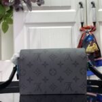 [Super Vip 1:1] Louis Vuitton Steamer Wearable Wallet Monogram Eclipse Reverse Turquoise 18Cm M11496 - Image 6