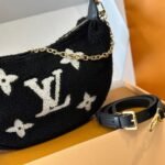 Louis Vuitton Over The Moon Bag Monogram Giant Teddy Fleece Black 28Cm - Image 3