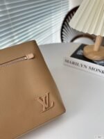 Louis Vuitton Takeoff Pouch Beige 30Cm - Image 3