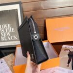 Louis Vuitton Voyage Mm Pochette Black 26Cm M30450 - Image 6