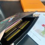 Louis Vuitton Voyage Mm Pochette Black 26Cm - Image 8