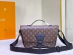 Louis Vuitton Montsouris Monogram Messanger Bag Brown 34Cm - Image 2