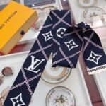 Louis Vuitton Lv Croisillon Bandeau Silk Black 120Cm - Image 3