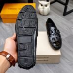 Louis Vuitton Loafer Alligator Polish Leather With Lv Logo In Black - Image 8
