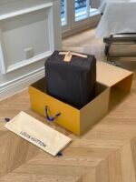 Louis Vuitton X Yayoi Kusama Horizon 55 Suitcase Grained Leather Monogram Multicolor 55Cm M10118 - Image 9