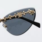 Louis Vuitton Lv Bloom Cat Eye Glasses Black Z2138U - Image 3