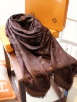 Louis Vuitton So Shine Monogram Shawl M71548 - Image 2