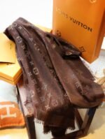 Louis Vuitton So Shine Monogram Shawl M71548 - Image 8