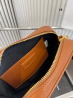 Saint Laurent Lou Camera Bag In Quilted Suede And Smooth Leather 23Cm 7152321S7R77761 - Image 5
