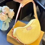 Louis Vuitton Croissant PM Bag Monogram Vernis Leather Chic And Yellow 25Cm M24020 - Image 6