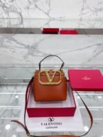 Valentino Garavani Supervee Leather Bucket Bag Brown 20Cm - Image 2