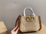 Valentino Garavani Vlogo Signature Handbag With Raffia Embroidery 22Cm - Image 7