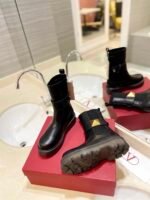 Valentino Garavani One Stud Beatle Boot In Calfskin Black - Image 5