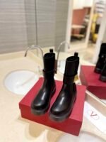 Valentino Garavani One Stud Beatle Boot In Calfskin Black - Image 7