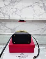 Valentino Garavani Supervee Leather Bucket Bag Black 20Cm - Image 9