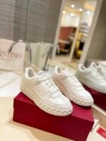 Valentino Garavani Freedots Low Top Sneaker In Calfskin White 4Y2S0H43Rdg 0Bo - Image 10