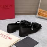Valentino Garavani Bowjane Black 5W0S0Ki3Puf 0No - Image 4