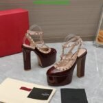 Valentino Rockstud Platform Pump In Patent Leather Brown - Image 6