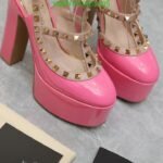 Valentino Rockstud Platform Pump In Patent Leather Pink - Image 4